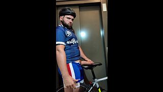 Jerk of cycling outfit
